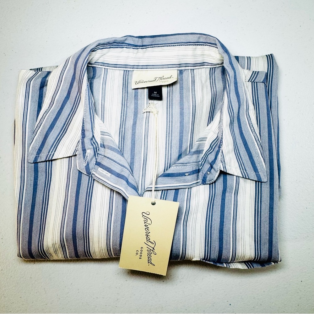 Universal Thread Women’s  Stripe Button-Up Shirt